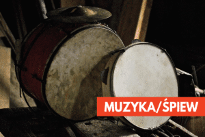 Zdjęcie przedstawia bębny